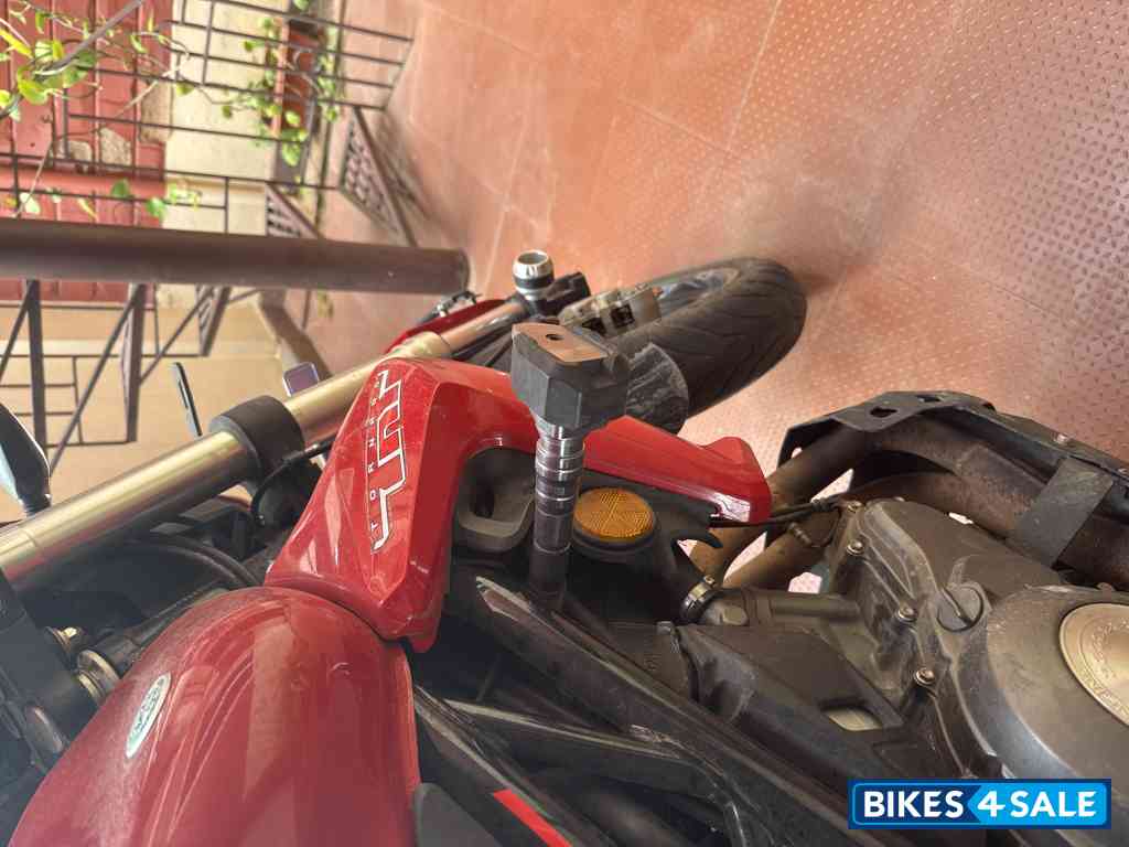 Red Benelli TNT 300