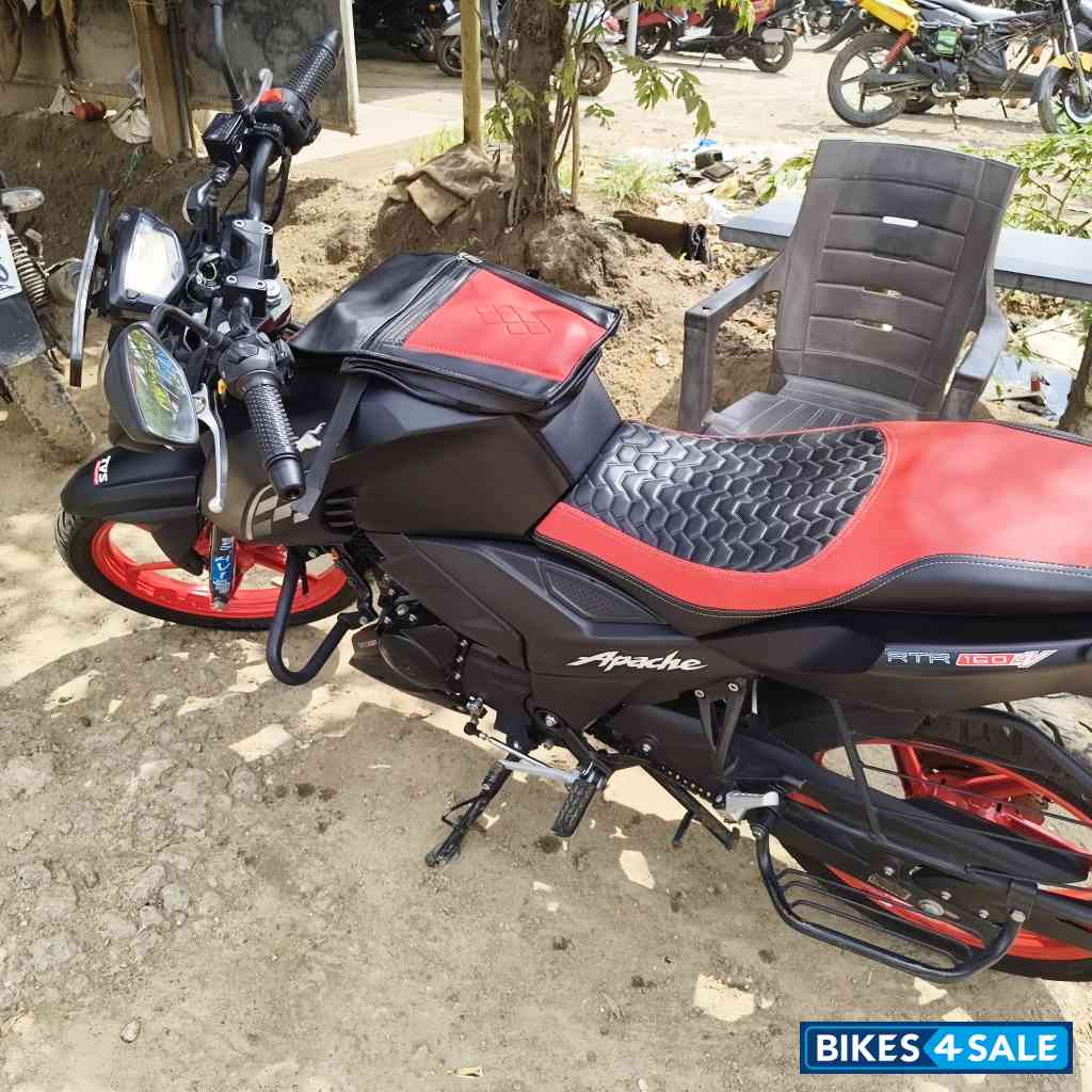 Matte Black TVS Apache RTR 160 4V Special Edition