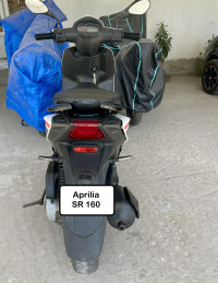 White Black Aprilia SR 160 Carbon ABS