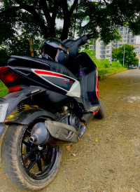 White Black Aprilia SR 160 Race ABS