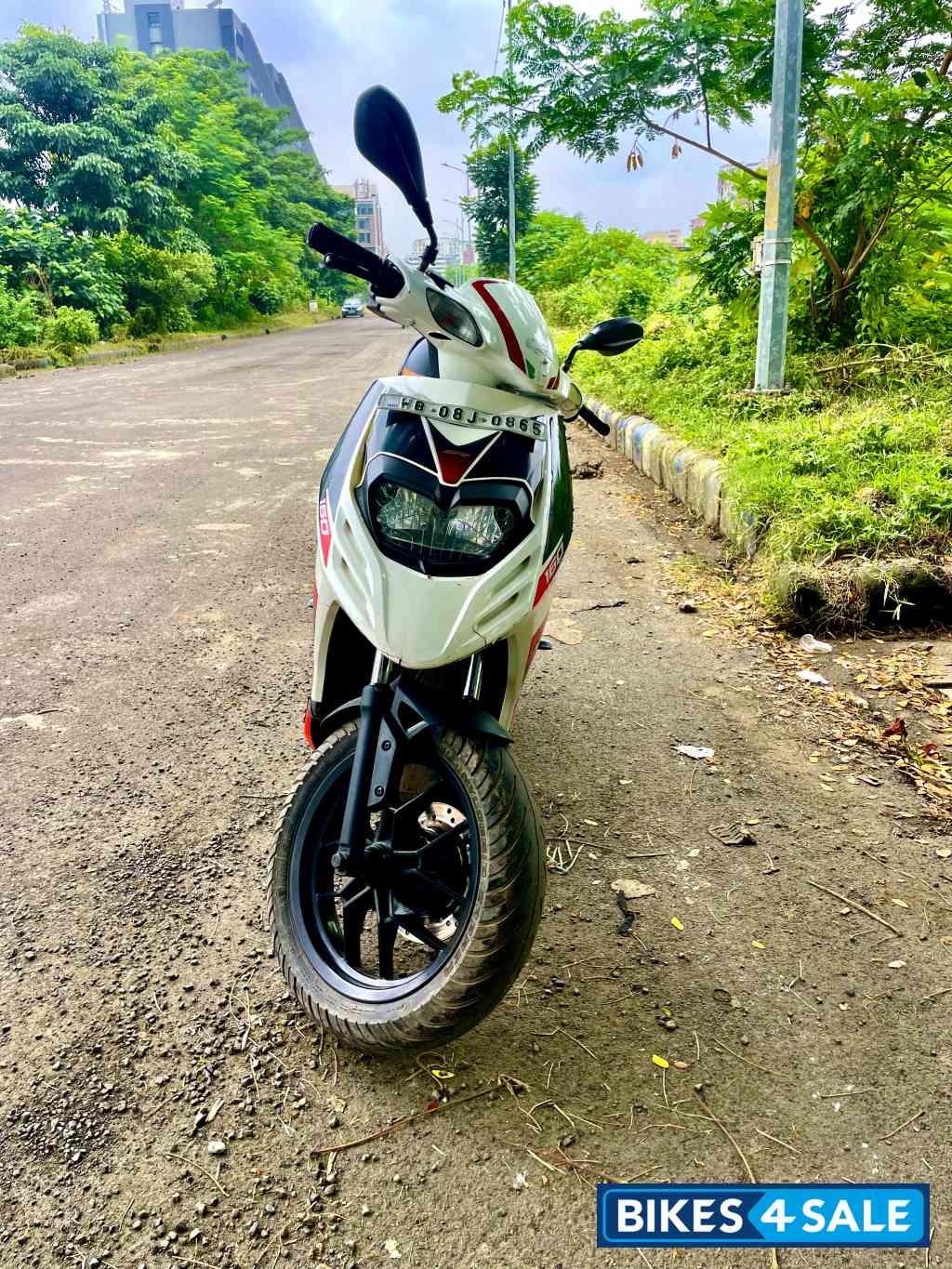 White Black Aprilia SR 160 Race ABS White Black Aprilia SR 160 Race ABS