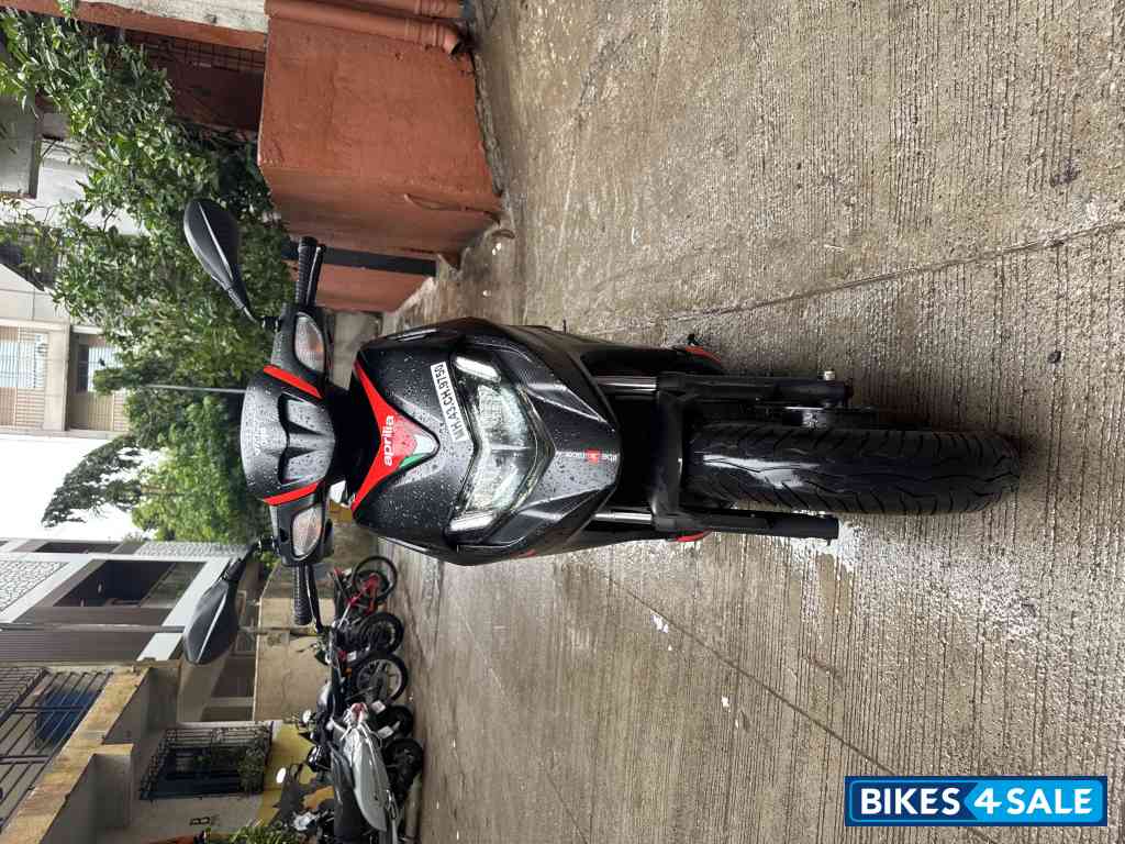 Matt Black Aprilia SR 160 Carbon ABS