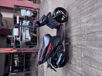 Matt Black Aprilia SR 160 Carbon ABS