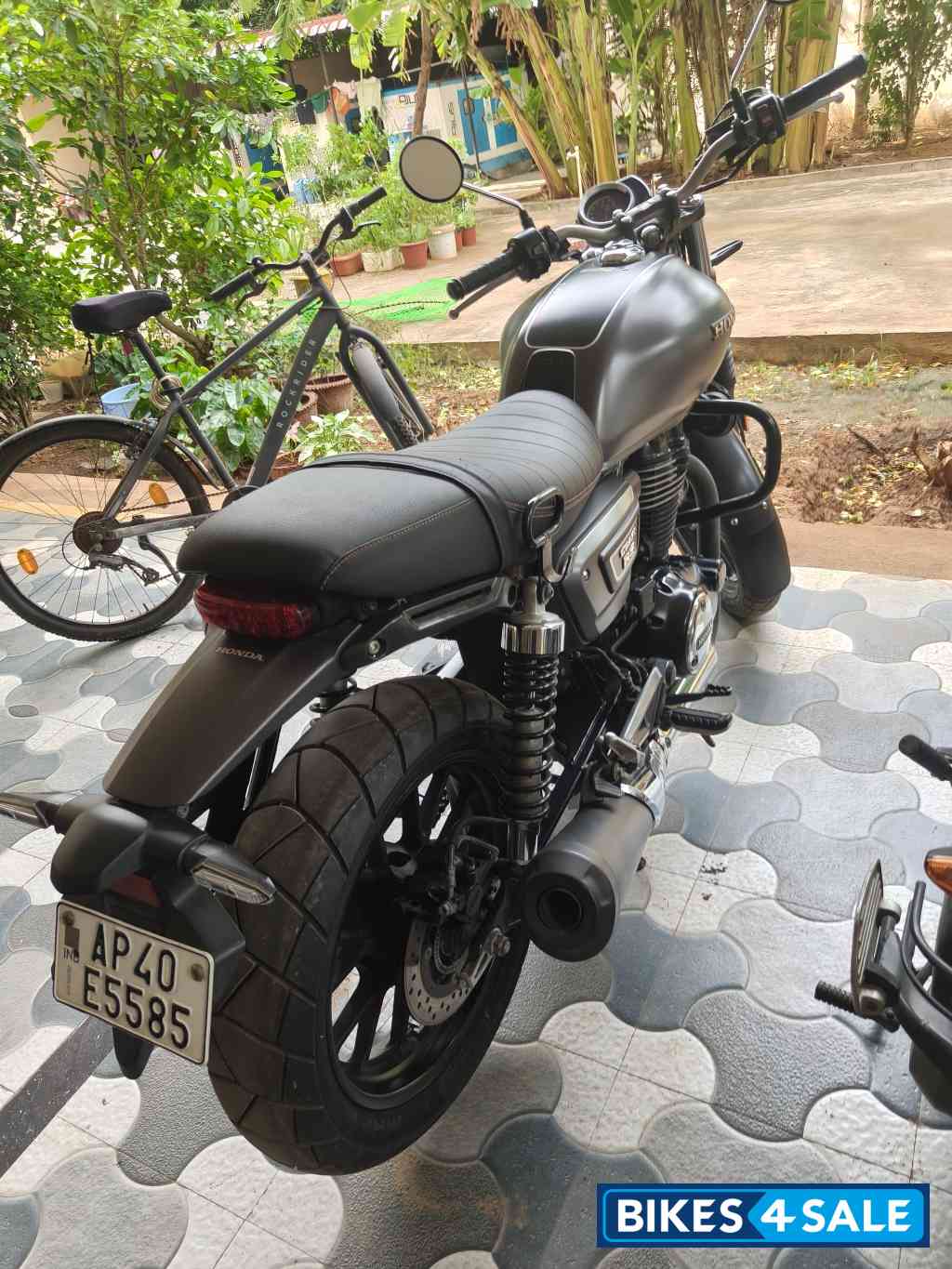 Metallic Grey Honda CB350RS