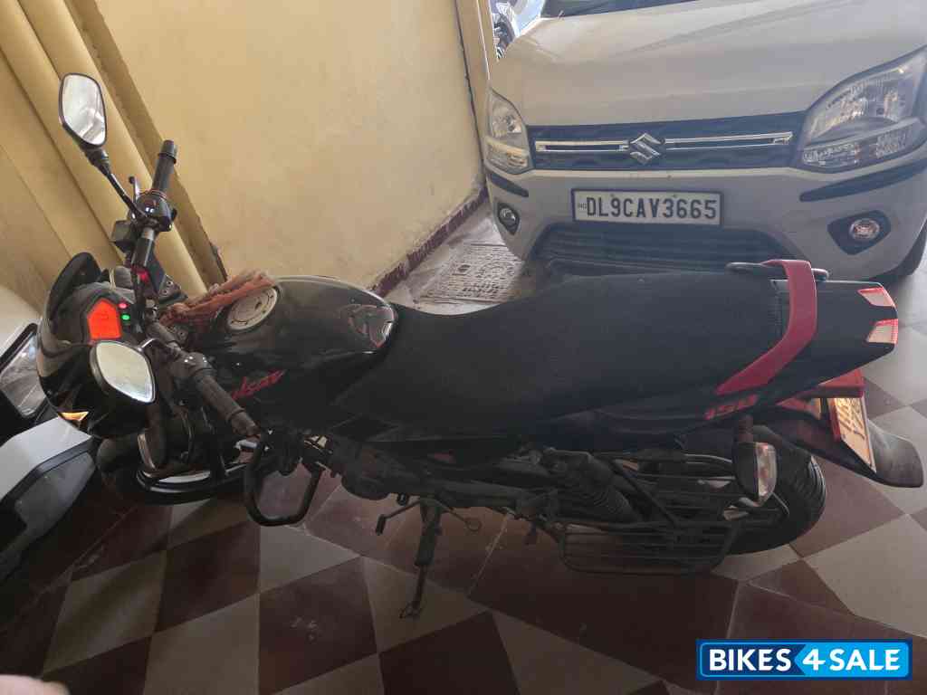 Bajaj Pulsar 150 Neon Bajaj Pulsar 150 Neon