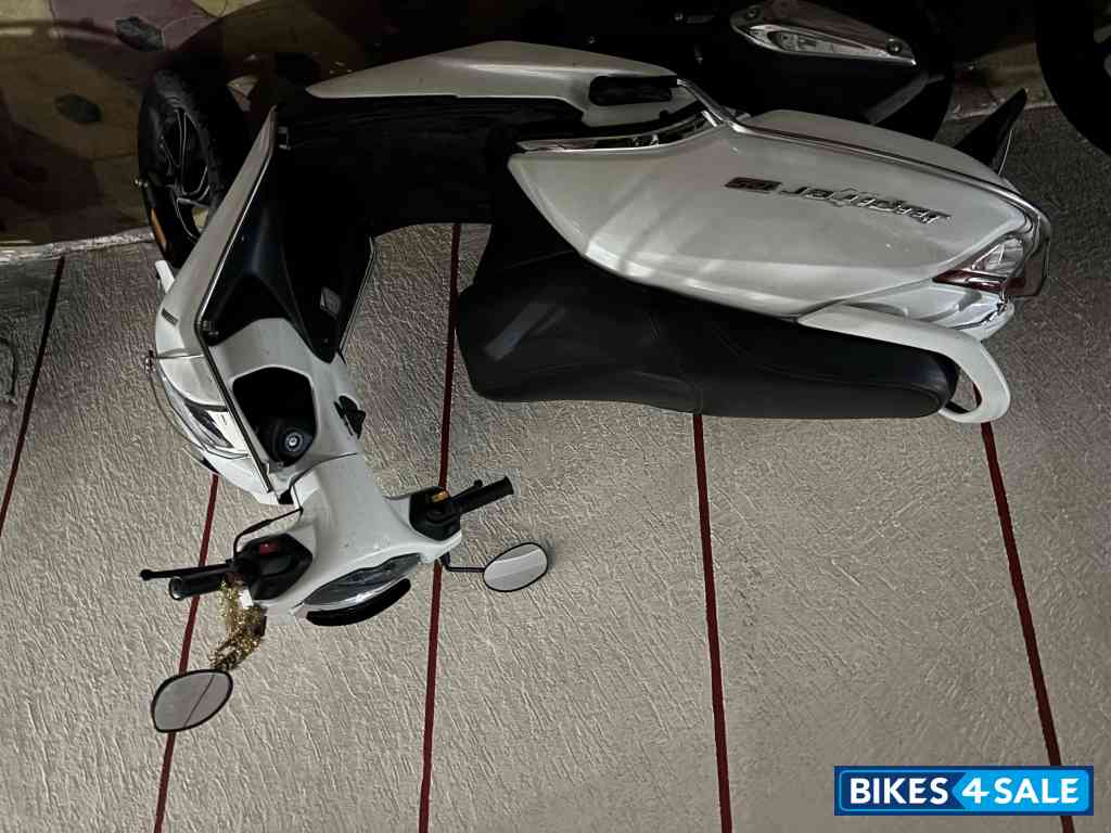 White TVS Jupiter 125 White TVS Jupiter 125