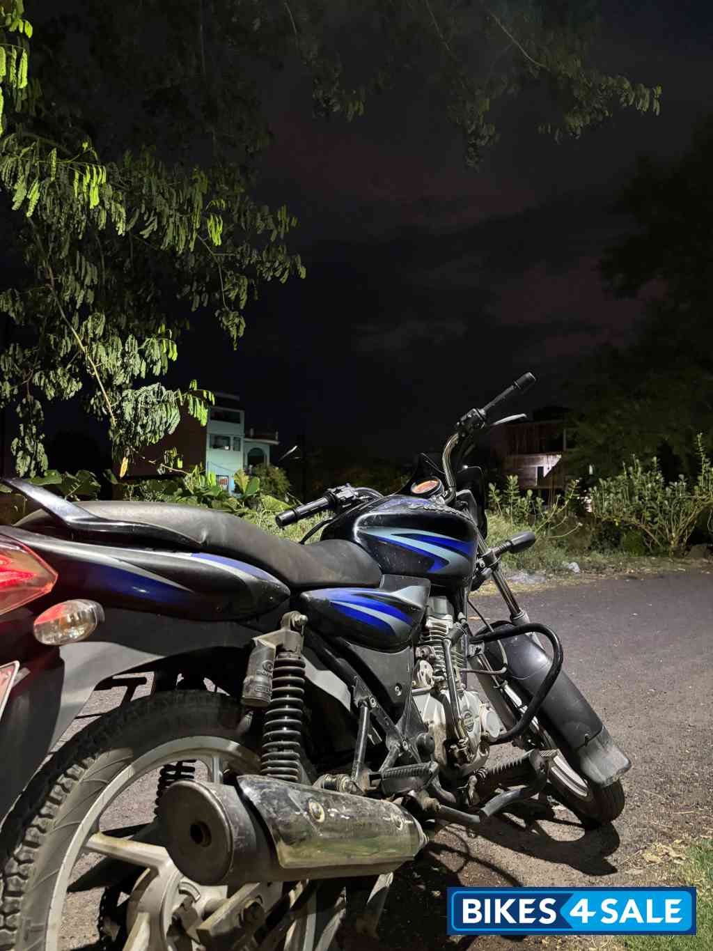 Blue Black Bajaj Discover 125