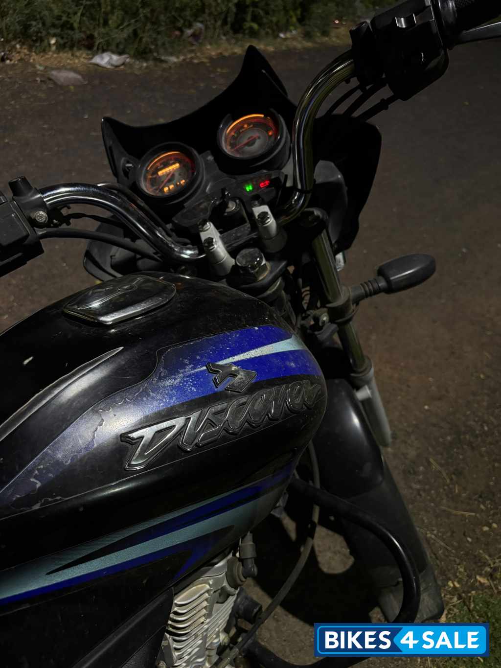 Blue Black Bajaj Discover 125