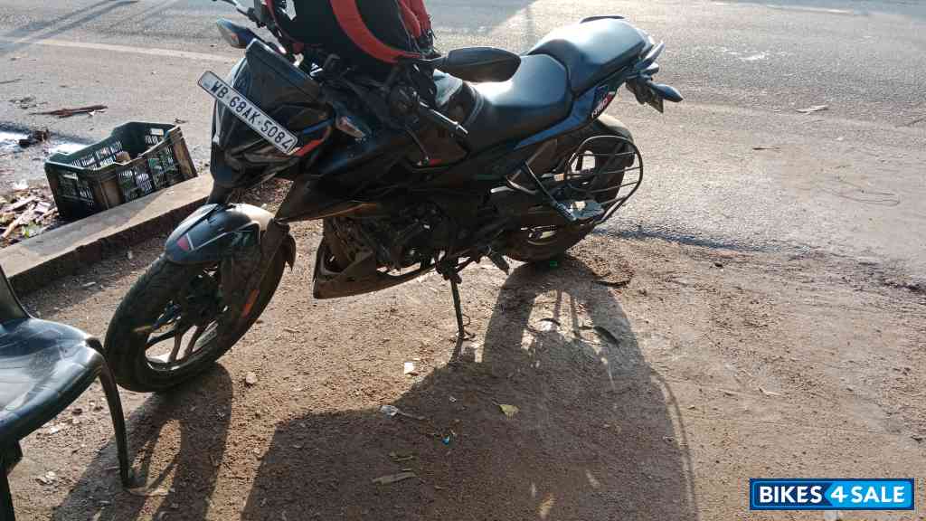 Black Bajaj Pulsar N160 Dual Channel ABS