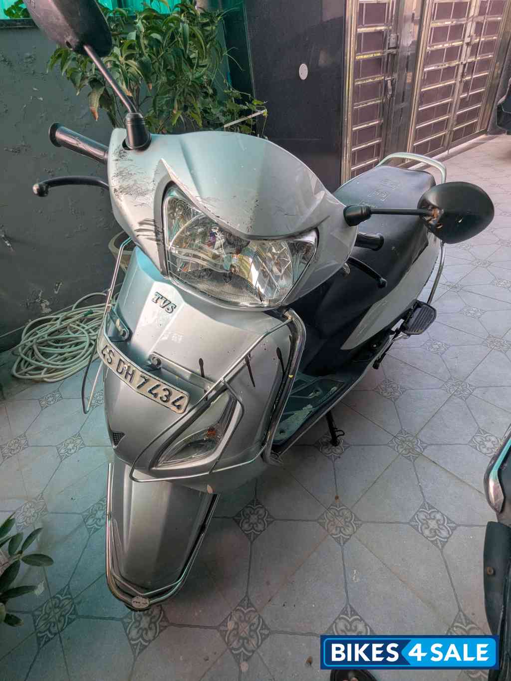 Silver TVS Jupiter