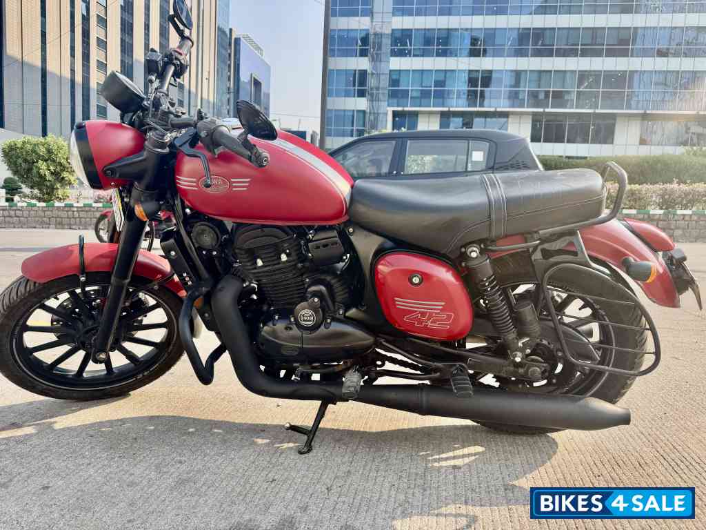 Jawa 42 Dual Channel ABS Orion Red Jawa 42 Dual Channel ABS Orion Red