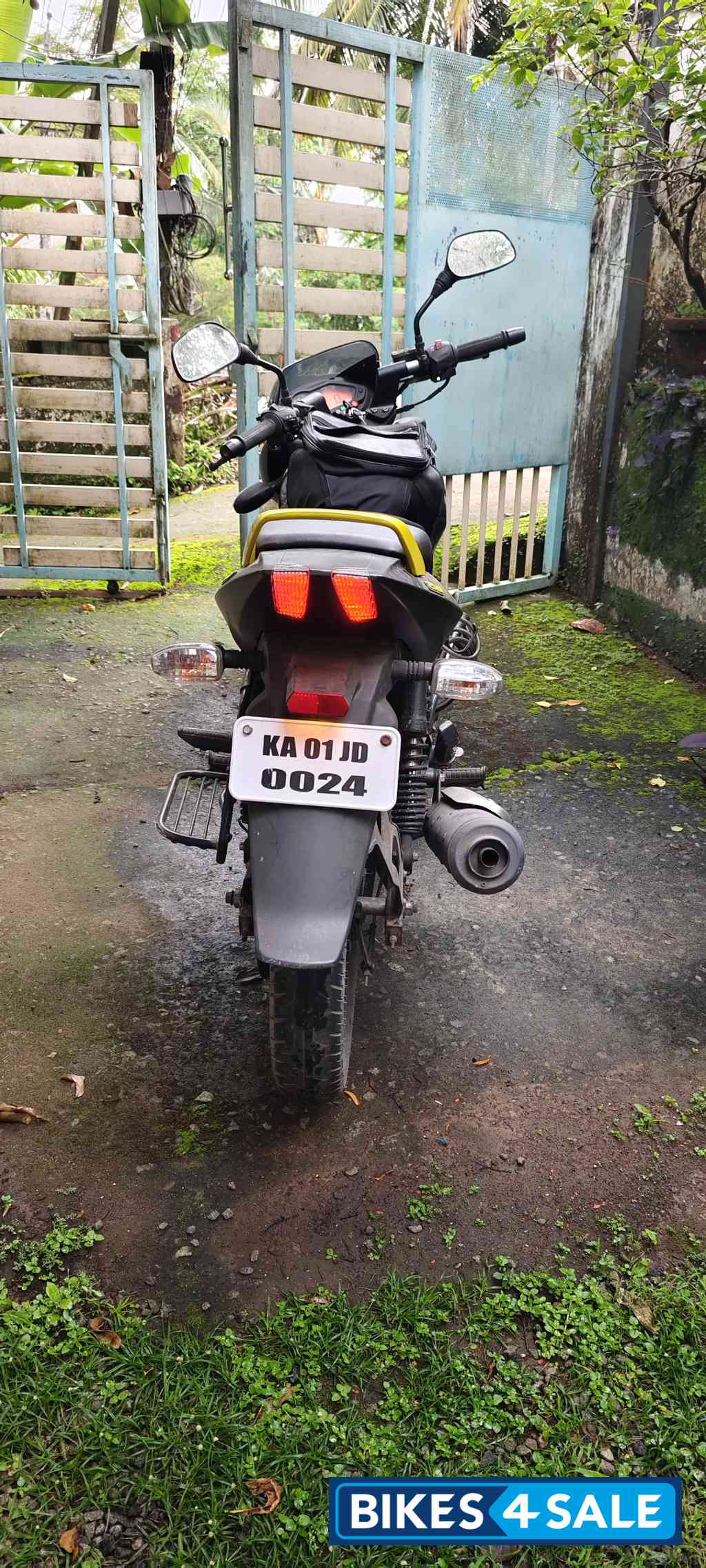 Black Decal Gr Bajaj Pulsar 150 DTSi Black Decal Gr Bajaj Pulsar 150 DTSi