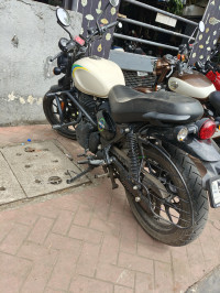Rio White Royal Enfield Hunter 350 2025