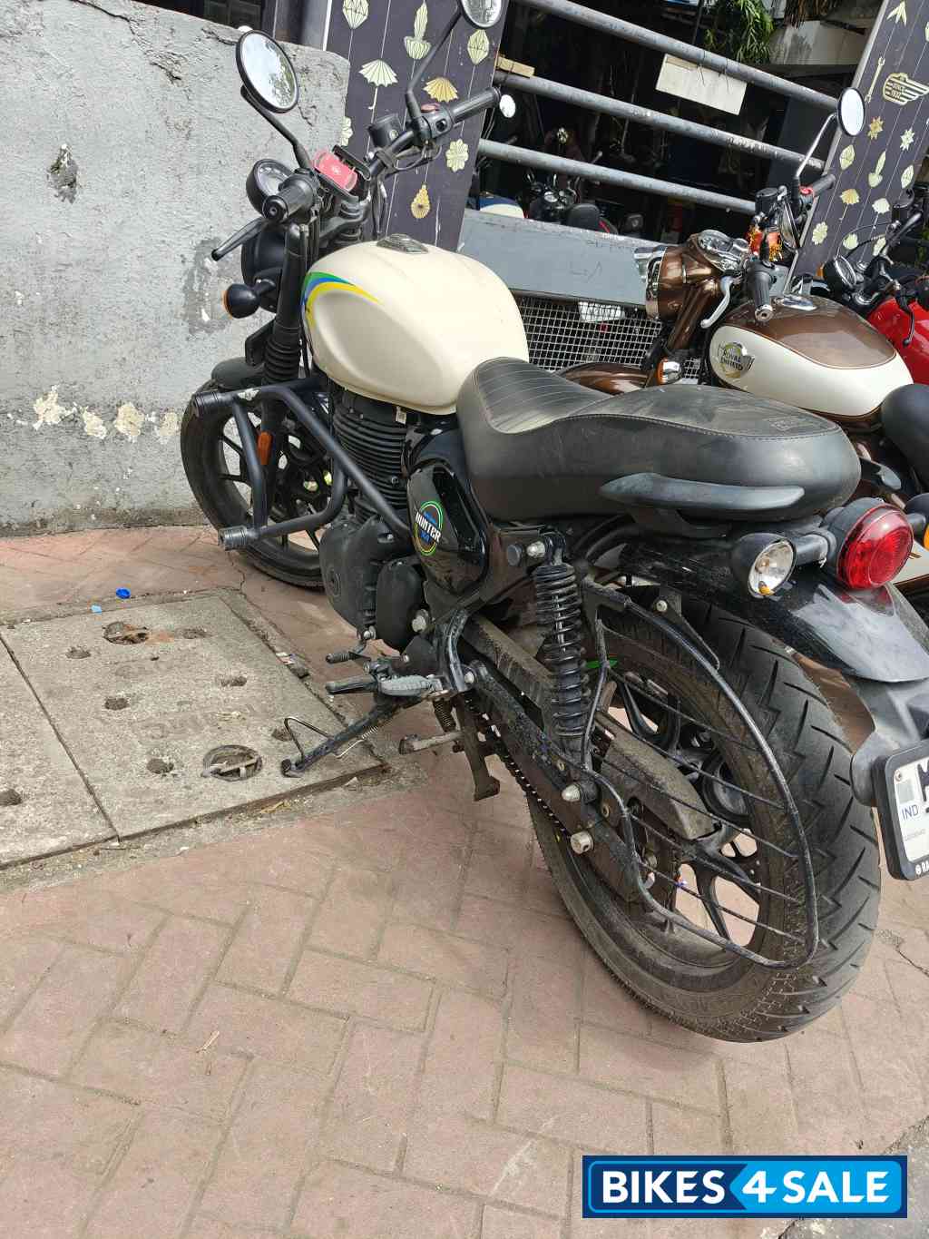 Rio White Royal Enfield Hunter 350 2025 Rio White Royal Enfield Hunter 350 2025