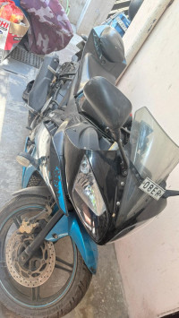 Streaking Cyan Yamaha YZF R15 V2