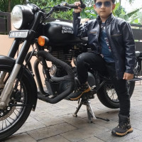 Royal Enfield Classic Stealth Black 2018 Model