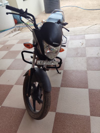 Black Honda Shine 100