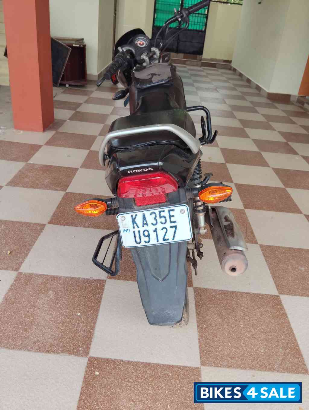Black Honda Shine 100 Black Honda Shine 100