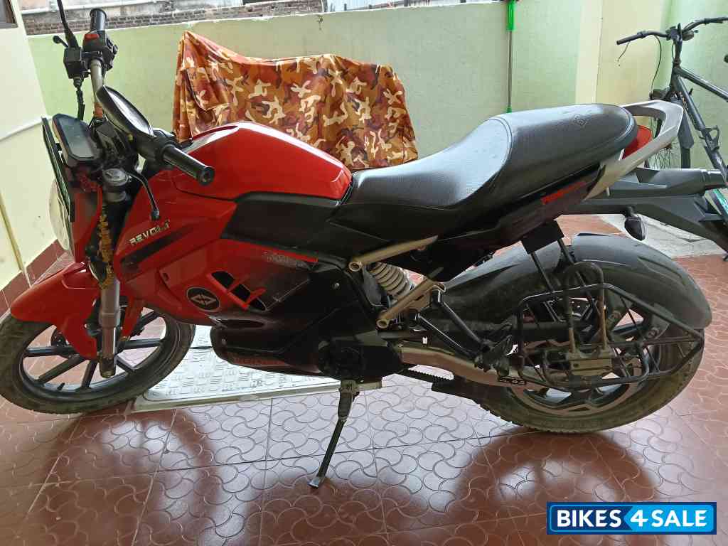 Red Revolt RV 400