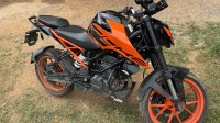 Orange KTM Duke 200 ABS