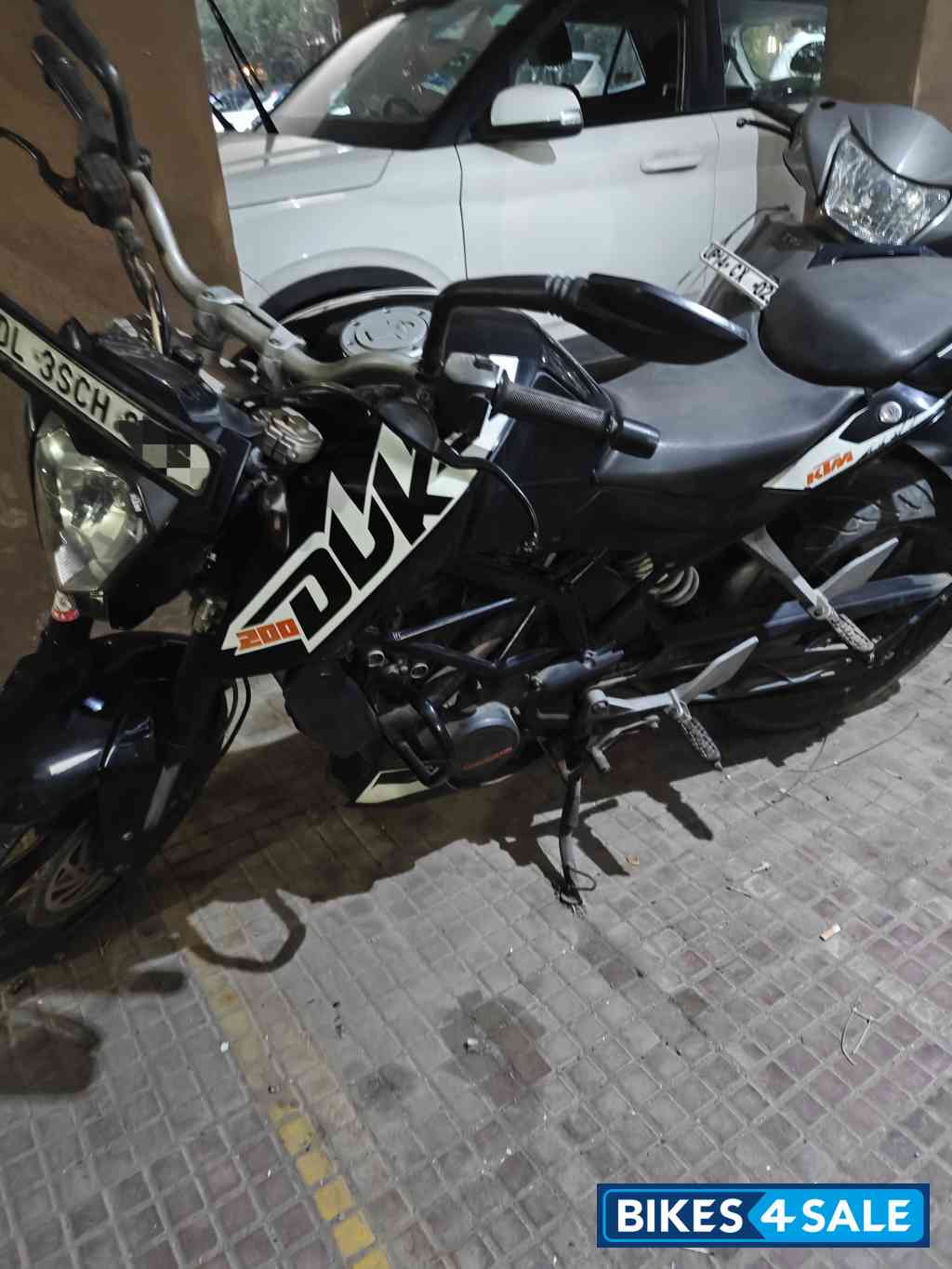 Black KTM Duke 200