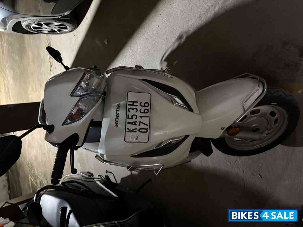 White Honda Activa 6G Std White Honda Activa 6G Std