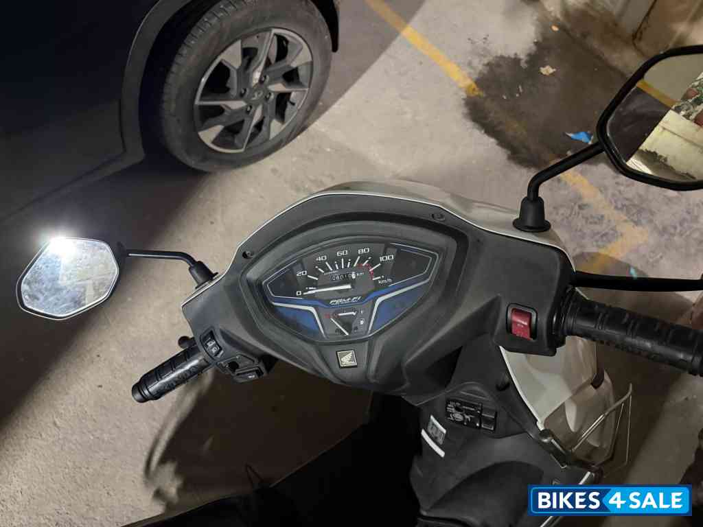 White Honda Activa 6G Std White Honda Activa 6G Std