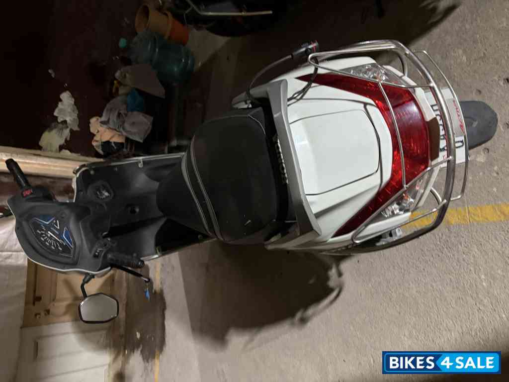 White Honda Activa 6G Std White Honda Activa 6G Std