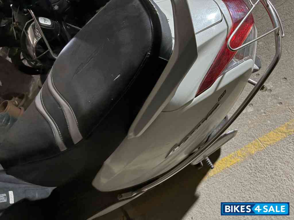 White Honda Activa 6G Std White Honda Activa 6G Std