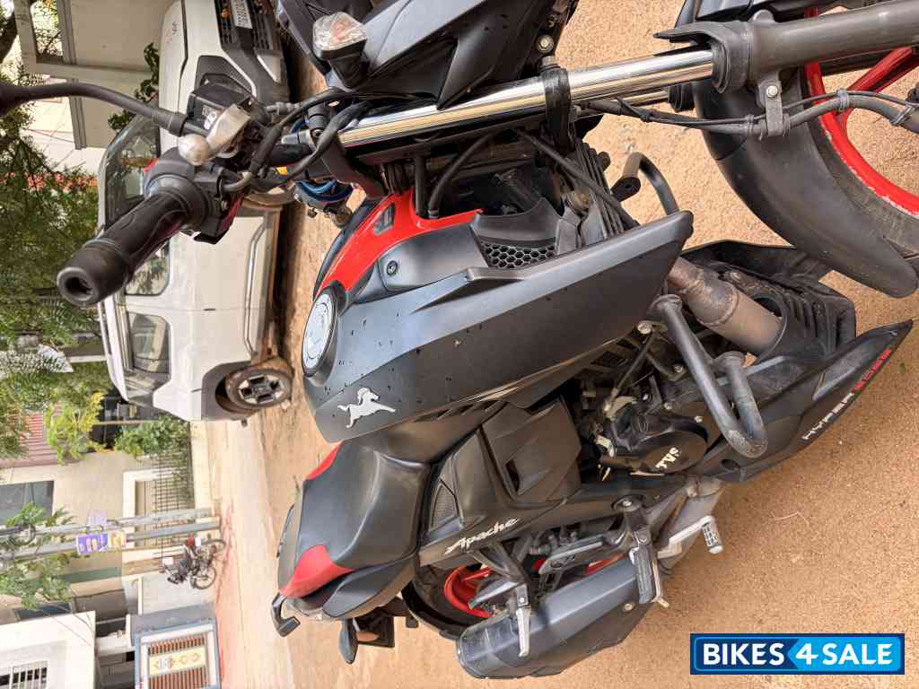 TVS Apache RTR 160 4V BS6