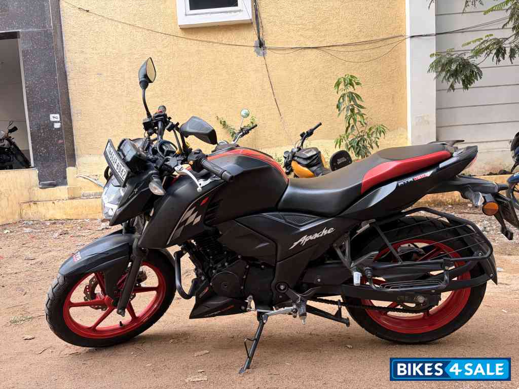 TVS Apache RTR 160 4V BS6