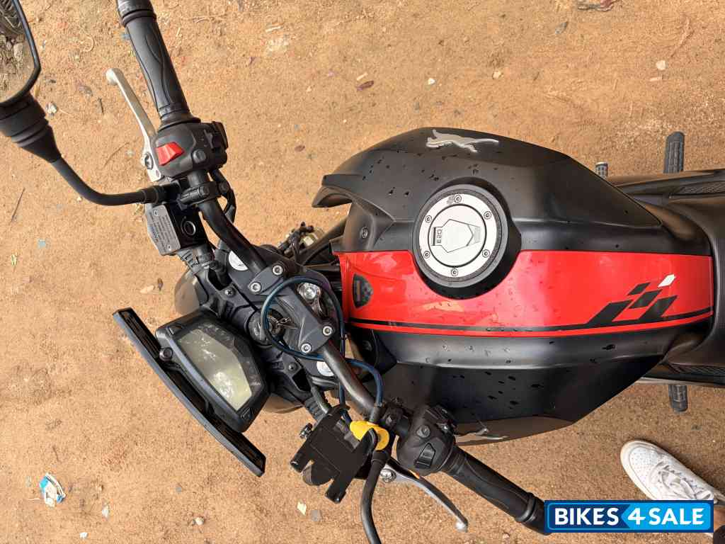 TVS Apache RTR 160 4V BS6