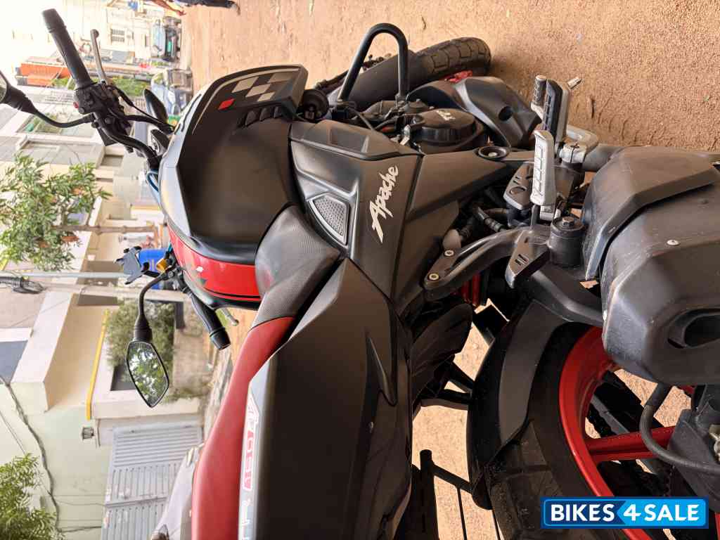 TVS Apache RTR 160 4V BS6