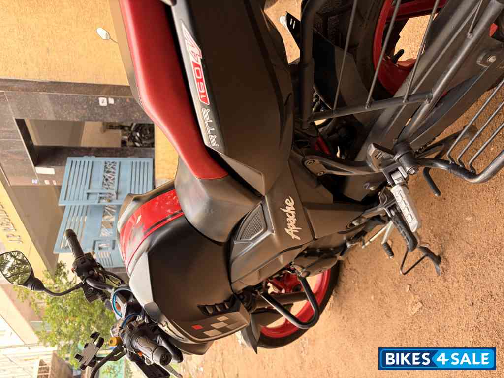 TVS Apache RTR 160 4V BS6