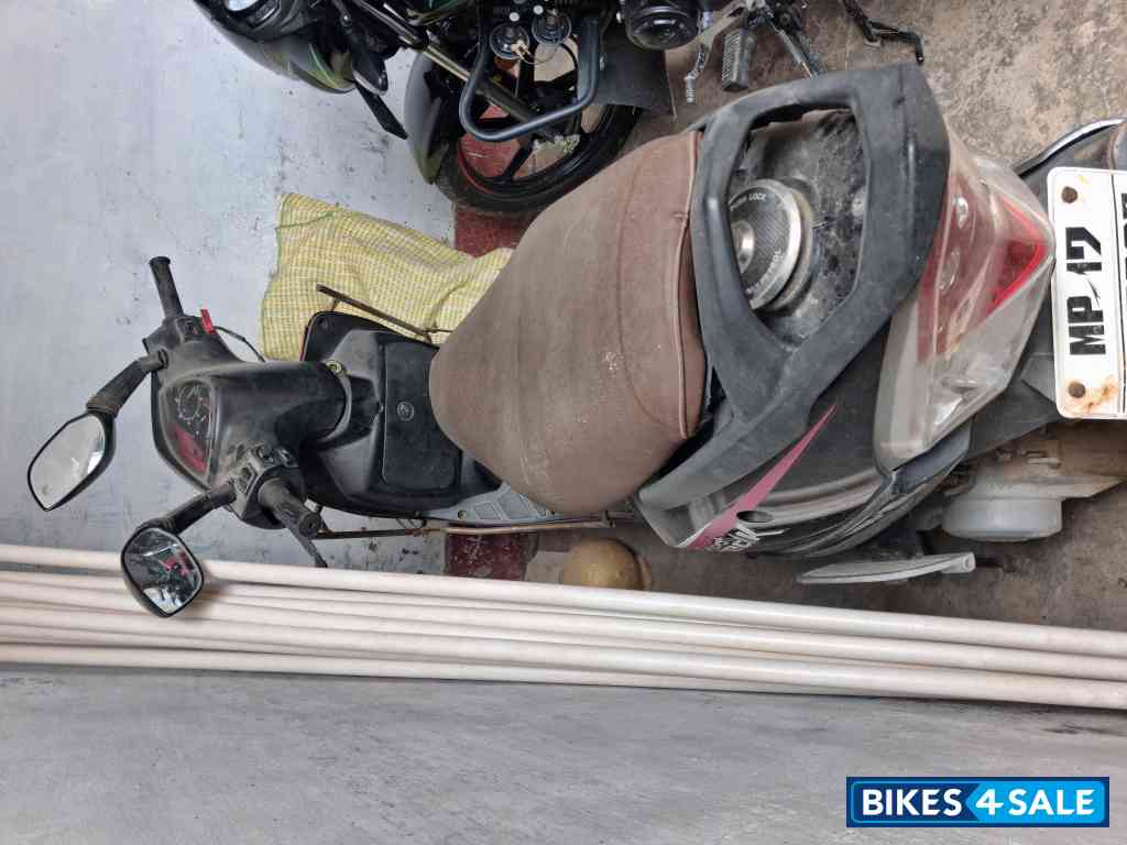 TVS Scooty Streak