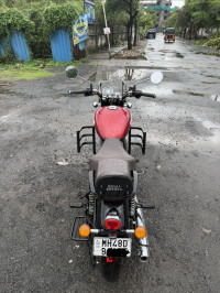 Red Royal Enfield Meteor 350 Supernova