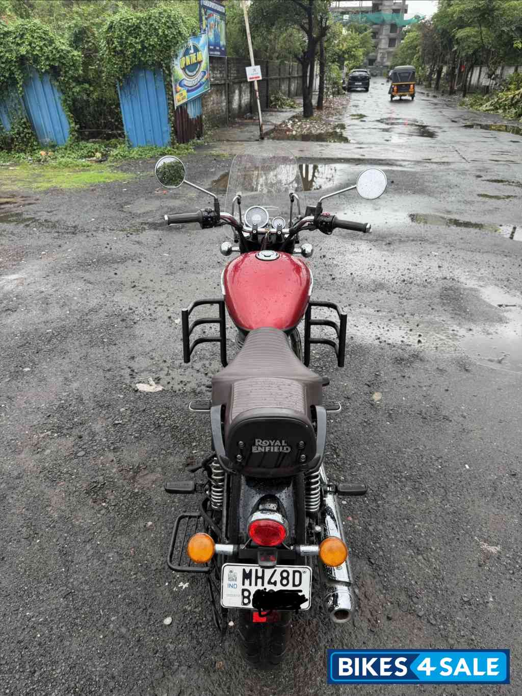 Red Royal Enfield Meteor 350 Supernova Red Royal Enfield Meteor 350 Supernova