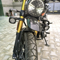 Black Triumph Scrambler 400 XC