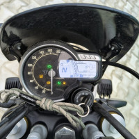 Black Triumph Scrambler 400 XC