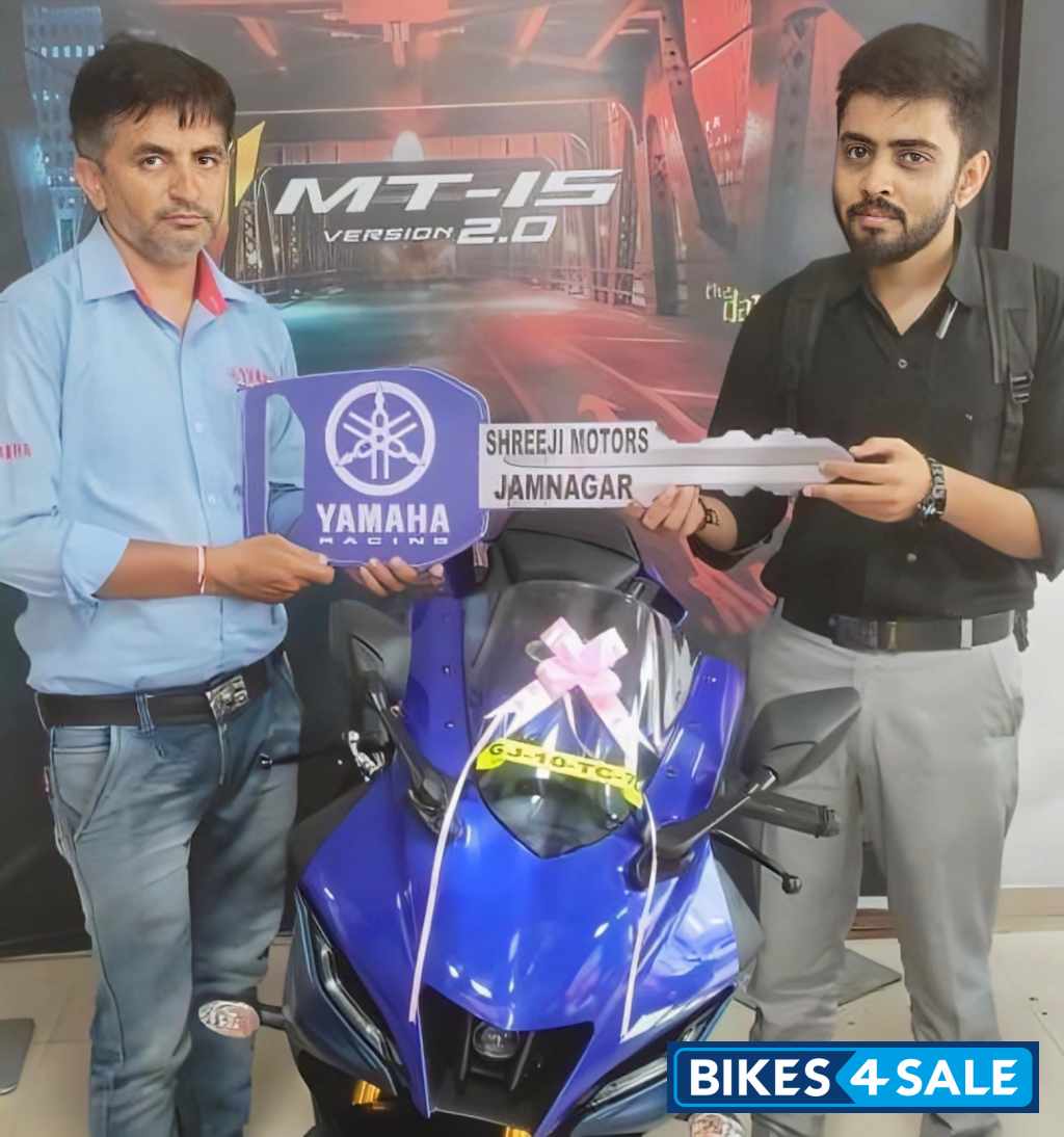 Blue Yamaha R15 V4