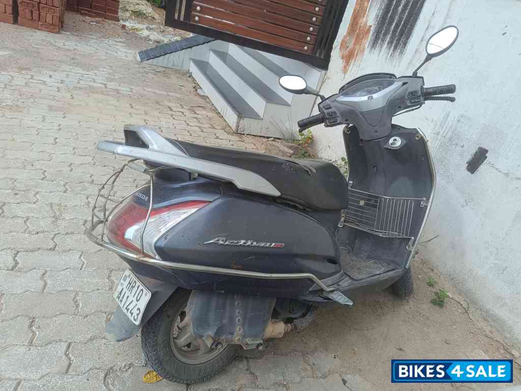 Blue Honda Activa 125