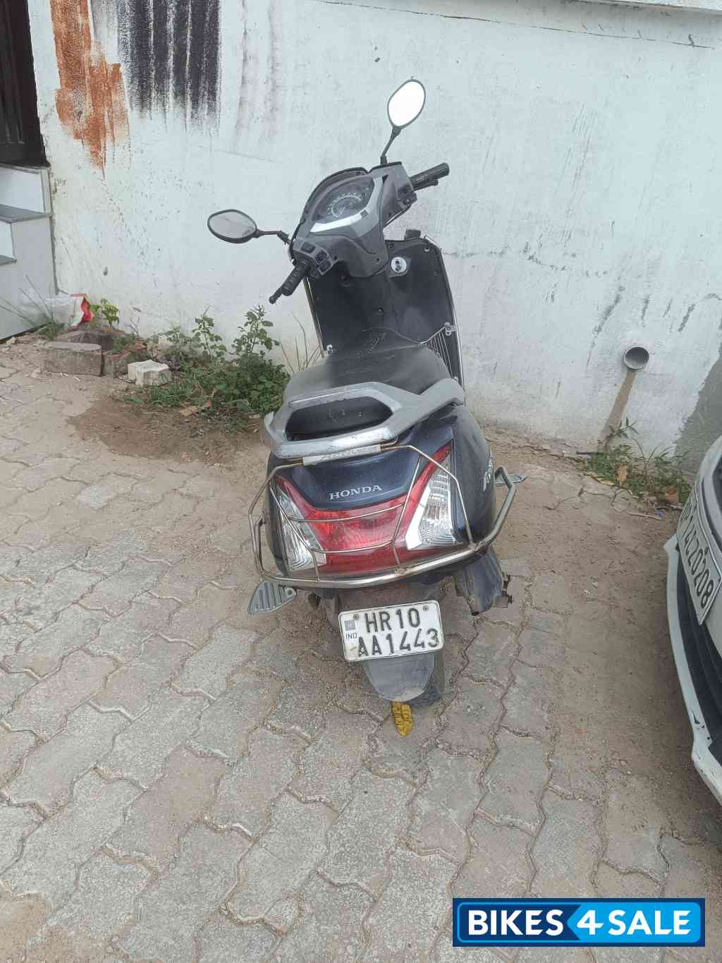 Blue Honda Activa 125 Blue Honda Activa 125