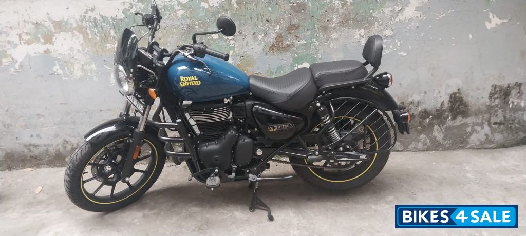 Royal Enfield Meteor 350 Fireball 2025