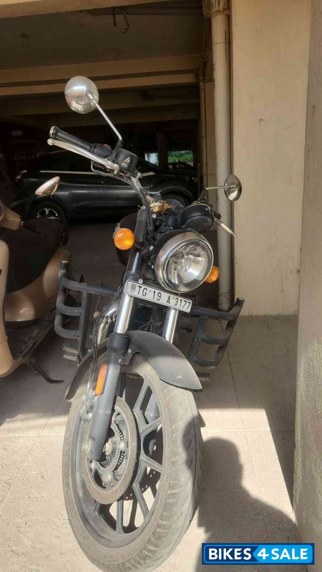 Stellar Black Royal Enfield Meteor 350 Stellar