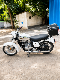 Whiite Ideal Jawa Yezdi Classic