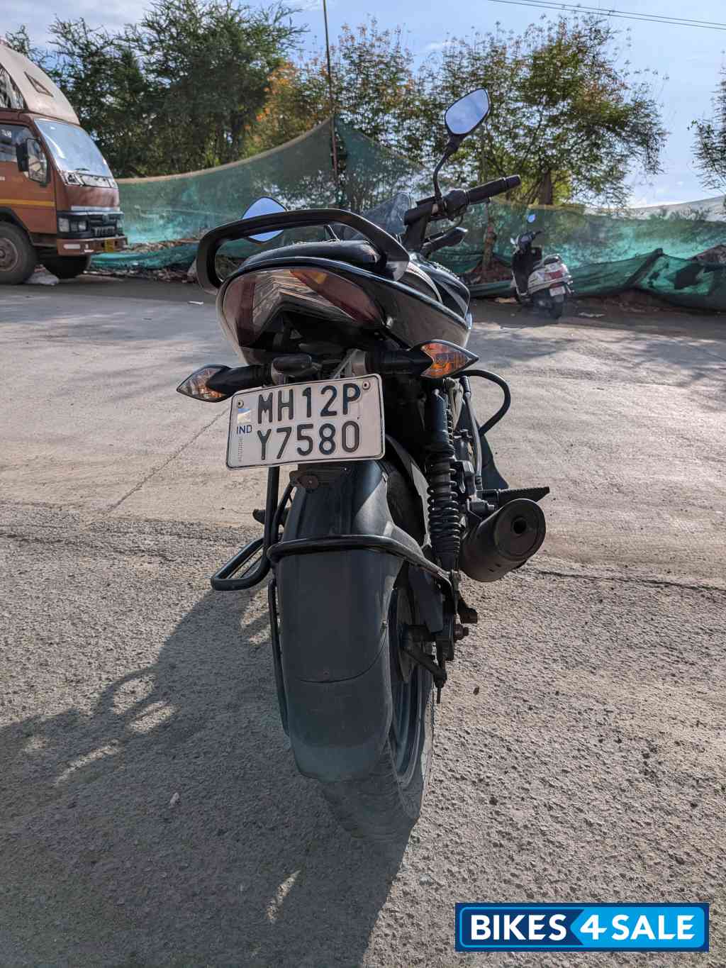 Black Bajaj Pulsar 135LS Black Bajaj Pulsar 135LS