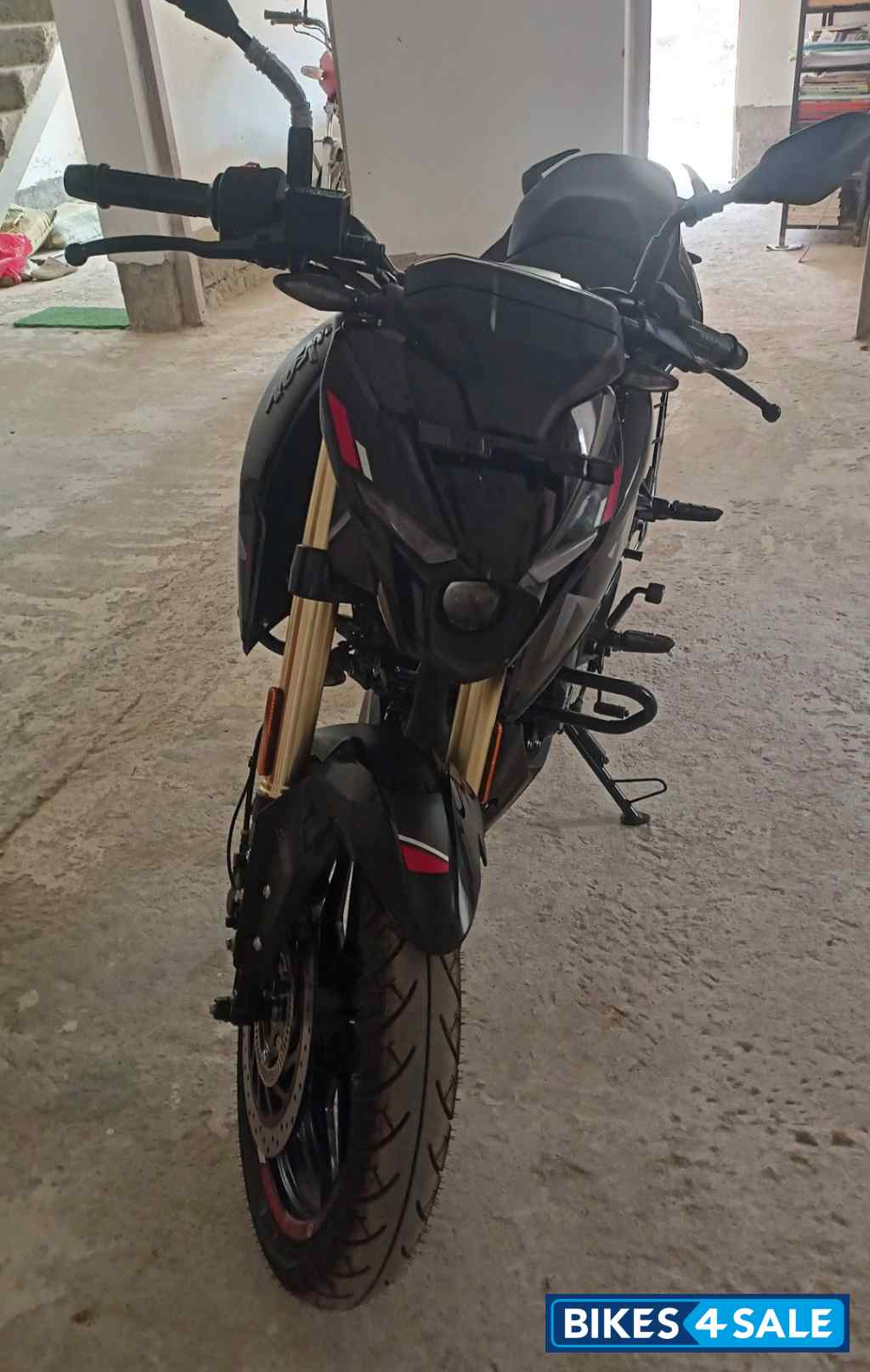 Black Bajaj Pulsar N160 Dual Channel ABS