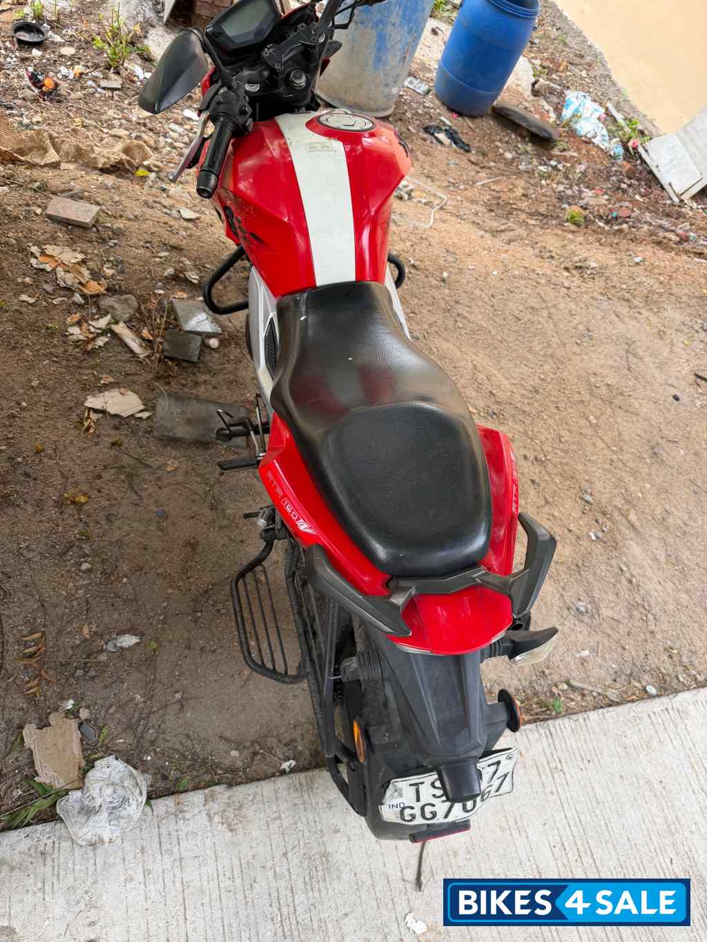 Racing Red TVS Apache RTR 160 4V Racing Red TVS Apache RTR 160 4V