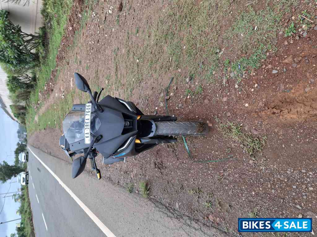 Yamaha R15 V4