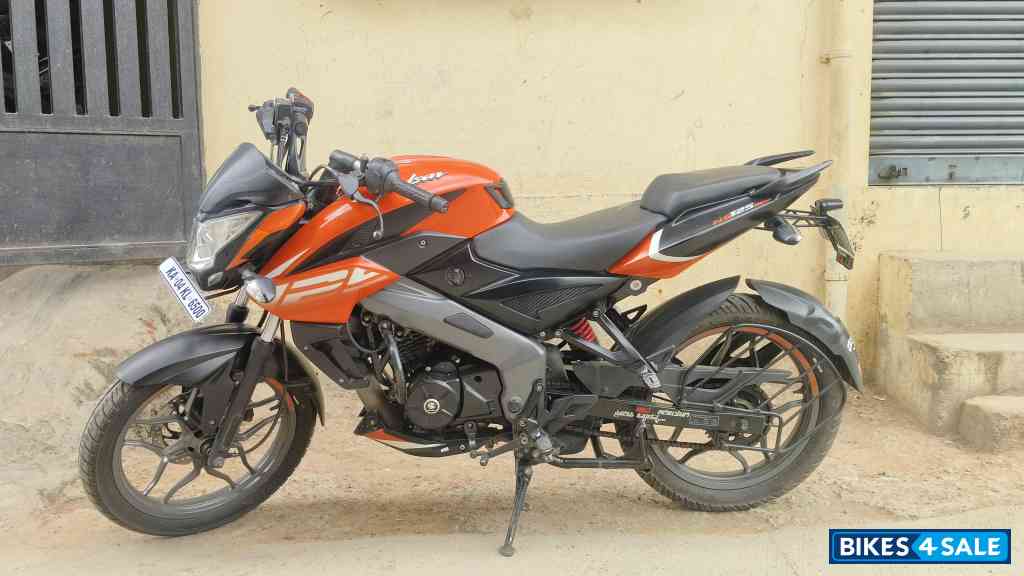 Fierry Orange Bajaj Pulsar NS125 BS6 Fierry Orange Bajaj Pulsar NS125 BS6